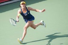 Radwanska Melenggang...