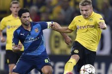 Cedera Wilshere bikin...