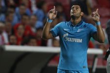 Hulk Cetak Gol Tercepat...