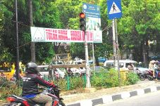 Spanduk Tolak Ahok Terpampang...