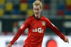 Gelandang Muda Leverkusen...