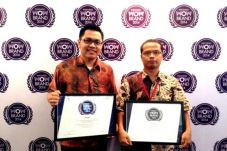 Sharp Borong Indonesia...