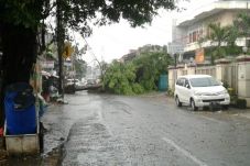 Hujan Deras Sejumlah...