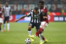 Milan-Juve Belum Cetak...