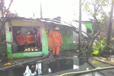 Empat Rumah di Cakung...