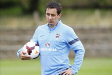 Neville: Pemain MU Terlalu...