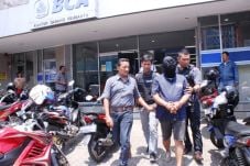 Bawa Senpi, Pengusaha...