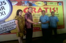 DCost Beri Makan Gratis...