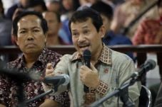 Adik Minta Pengunduran...