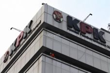 Karyawan PT Hutama Karya...