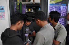 Pembobol Mesin ATM di...