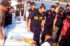 Kapal dari Malaysia...