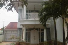 Rumah Mewah Gubernur...