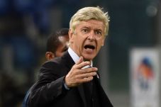 Wenger Anggap Spurs...