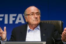 Blatter Belum Ingin...