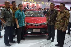 Toyota Sumbang 13 Mobil...