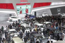 Booth Honda Menjadi...