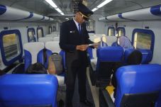 Ini Penampakan KA Komuter...