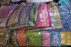 Pedagang Songket Resah...