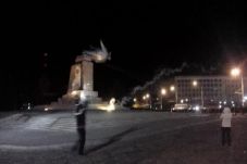Ngamuk, Demonstran Kiev...