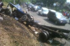 Truk Minyak Goreng Ringsek...