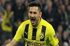 Ilkay Gundogan Merumput...