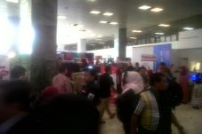 Gedung Parlemen Mendadak...