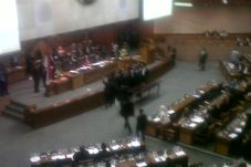 Hujan Interupsi Warnai...