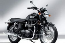 Triumph Kenalkan Tiga...