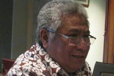 M Husen Gantikan Karen...