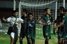 Elang Jawa Ancam Bungkam...