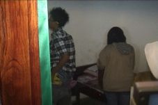 Mesum di Gua Lebar,...