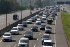 Tol Cikampek Diperbaiki...