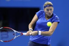 Kalahkan Stosur, Kvitova...