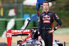 Kvyat Diselimuti Keberuntungan