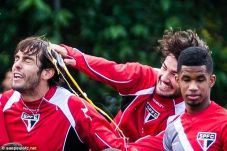 Kaka dan Pato Saling...
