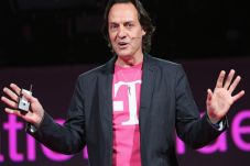 CEO T-Mobile Merespon...