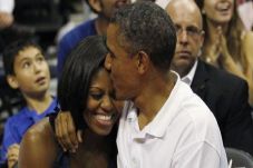 Kencan Manis Obama dan...