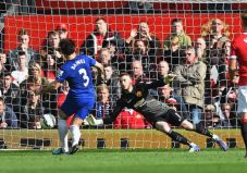 Mata: Potongan Rambut...