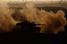 Israel Serang Libanon...