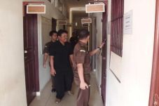 Gelapkan Uang, Kades...