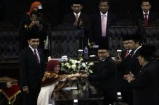Jokowi Tuding Rupiah...