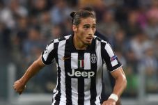 Caceres Dipaksa Menepi...