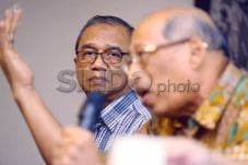 Busyro Muqoddas Bantah...
