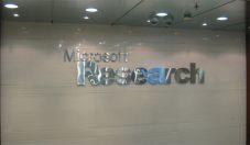 Microsoft Butuh Bantuan...
