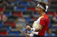 Kalahkan Murray, Ferrer...