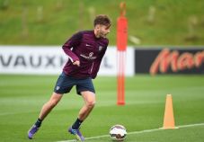 Lawan San Marino, Lallana...