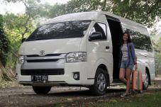 Toyota Hiace Hadir Lebih...