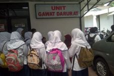 Putra Jatuh, Teman dan...