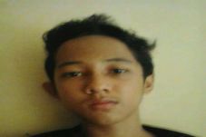 Adik Putra: Ibu, kakak...